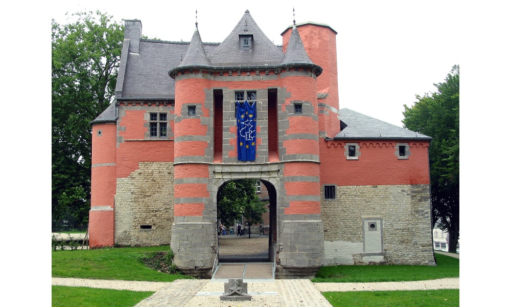 trazegnies castle